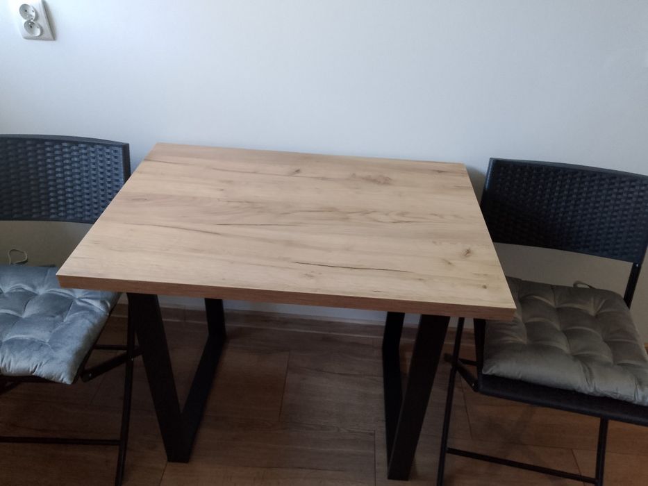 Sprzedam stół loft na metalowych nogach 90/60