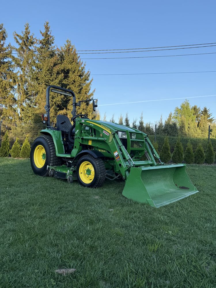 John Deere 3038r