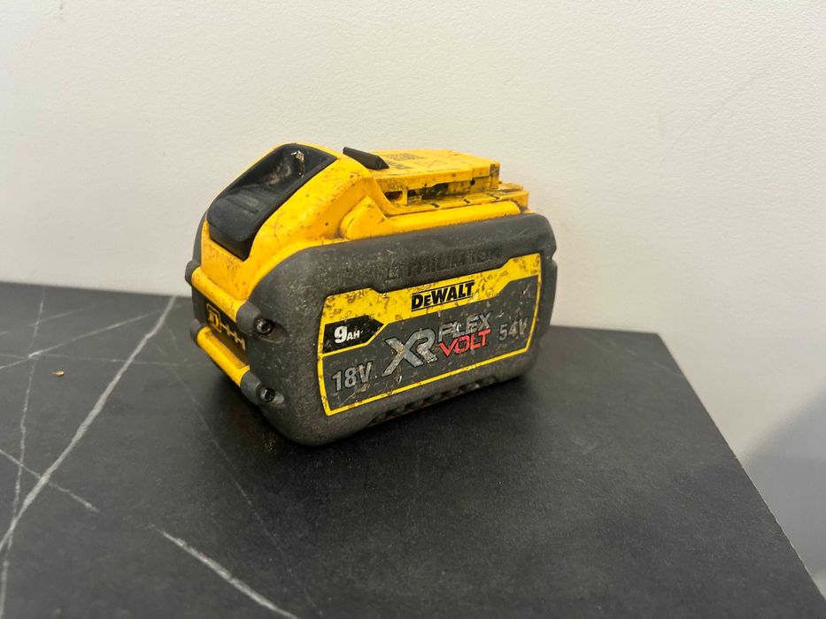 Akumulator Dewalt FlexVolt 9Ah 18V/54V – 2021 rok, uszkodzony