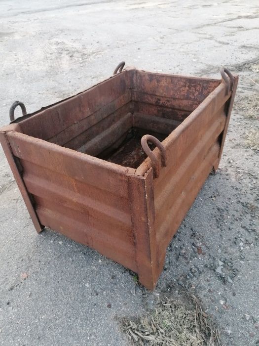 Продаю металлические контейнера