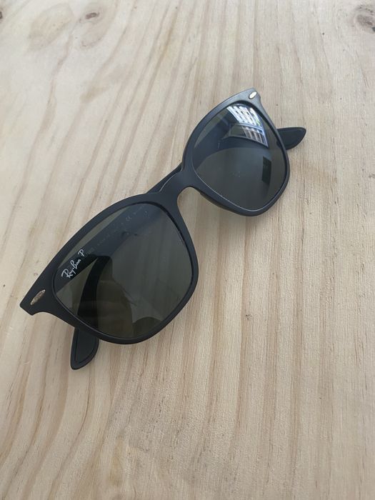 Óculos pretos Rayban