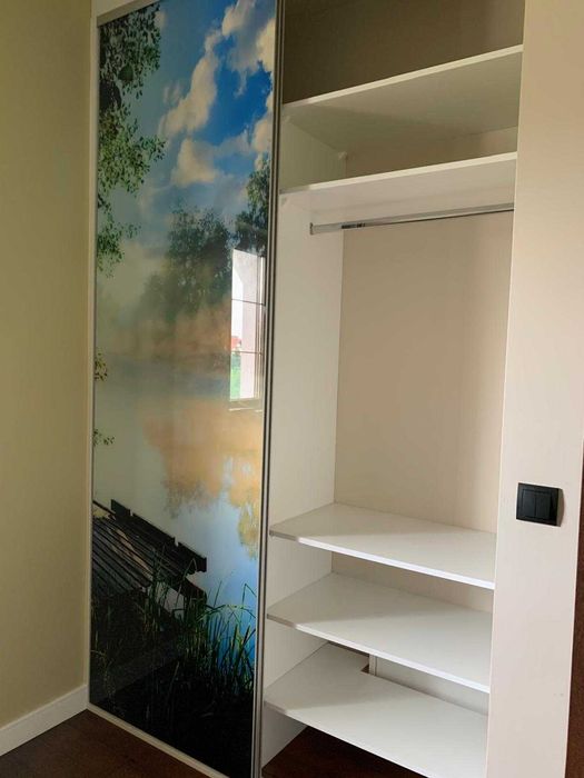 Szafa w zabudowie na wymiar grafika molo jezioro natura