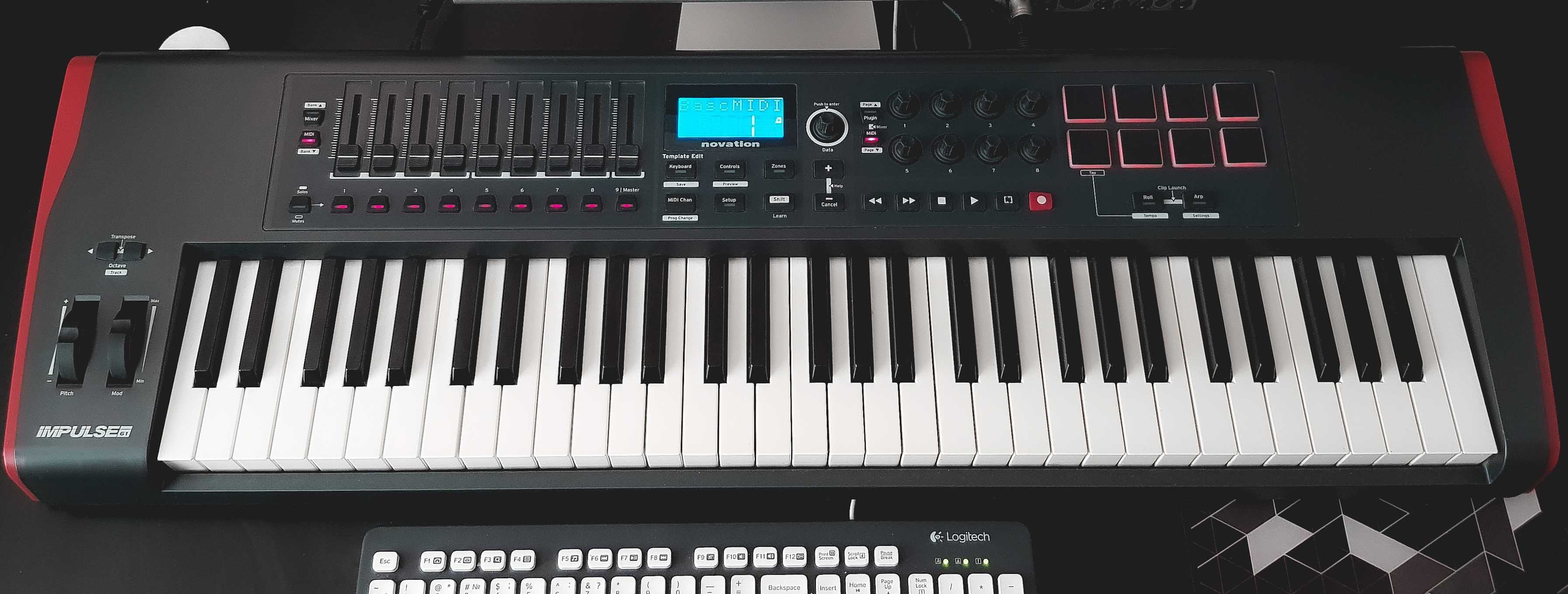 Novation Impulse 61 / MIDI клавіатура