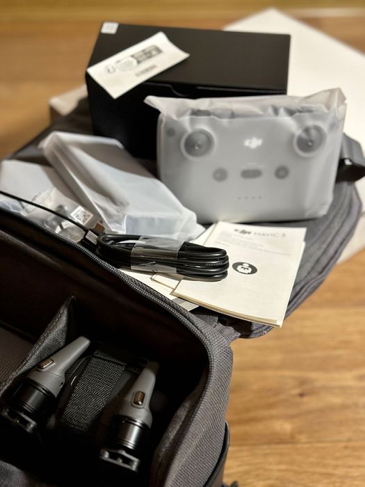 Квадрокоптер DJI Mavic 3 Fly more combo.