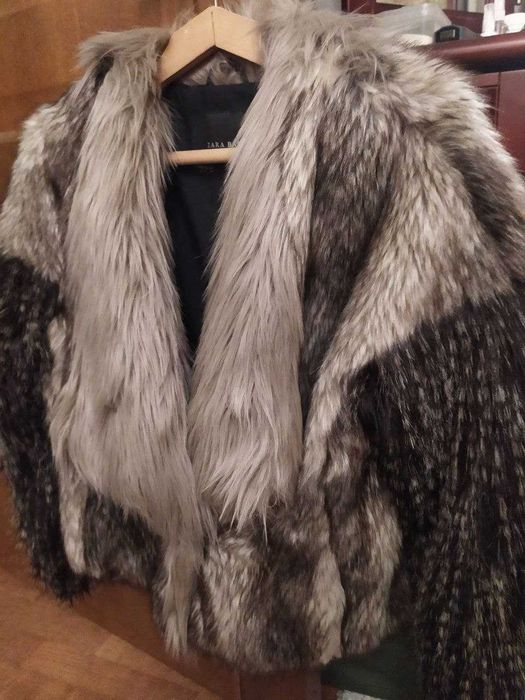 Жіноча шуба зі штучного хутра ZARA, коротка