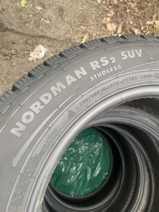 Продам зимню ризину 235 60 18 нокіан