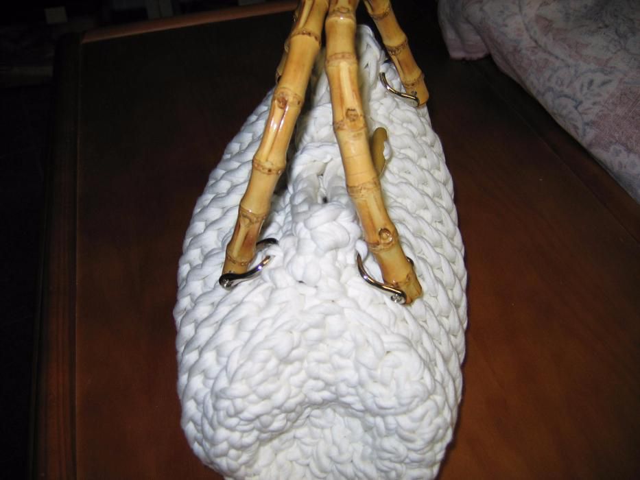 Mala em tecido de  trapilho