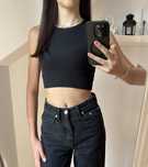 Czarny damski crop top krótka bluzka prążkowana prążki XXS 32 Sinsay