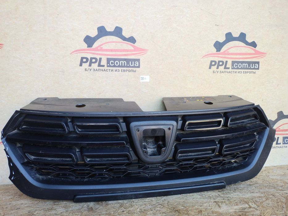 Dacia Lodgy Stepway 2017- Dokker решетка радиатора 623107630R