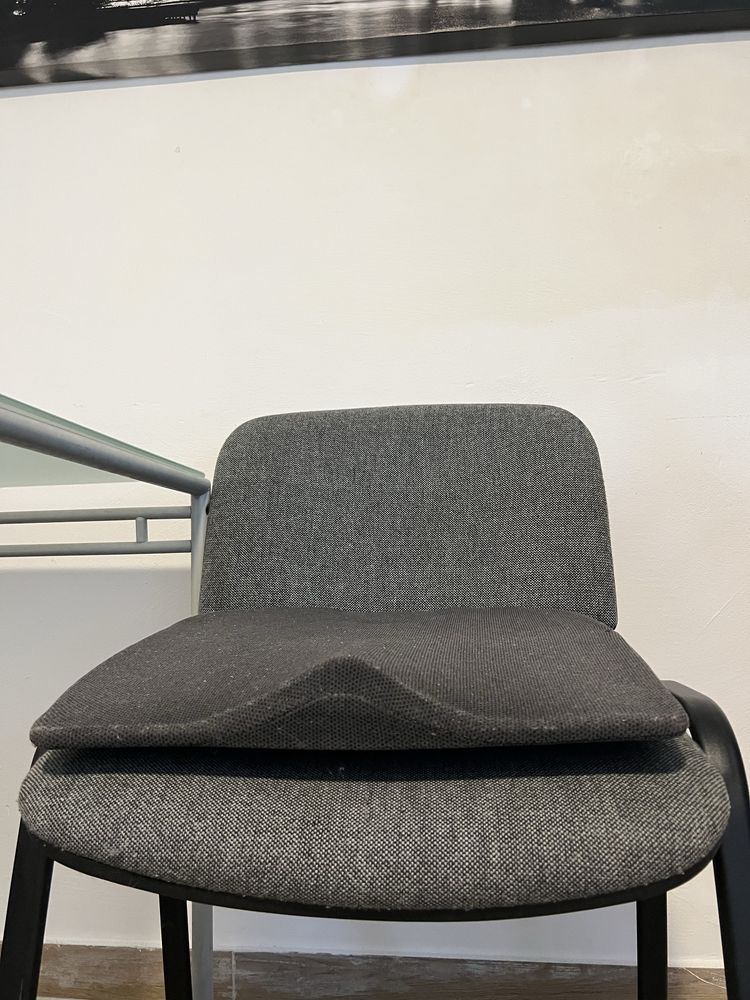 Ergonomiczna  , wysokiej jakości skandynawskiej produkcji , poduszka .
