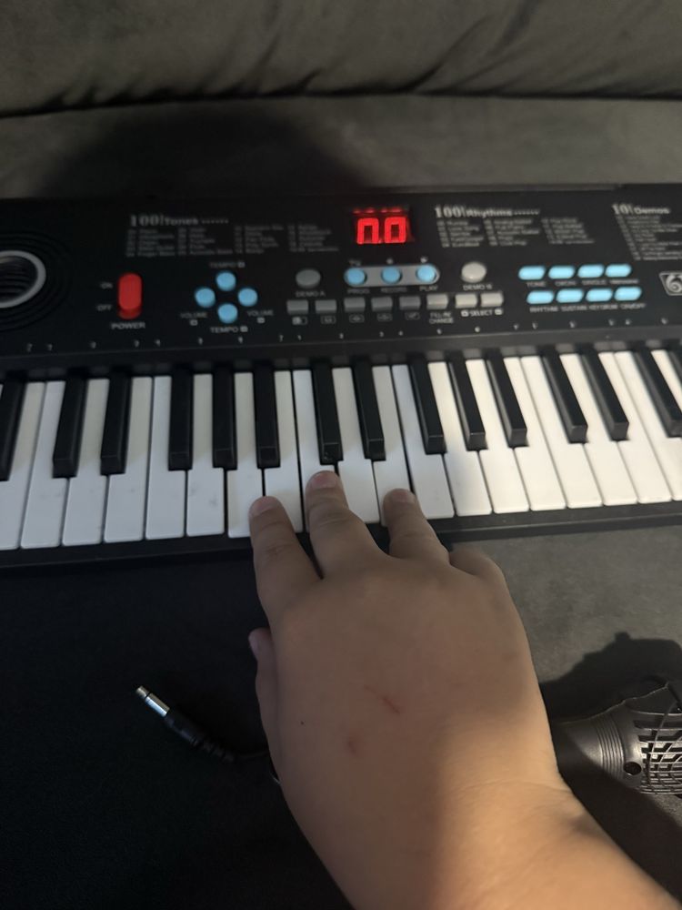 Keyboard jak nowy. Mikrofon