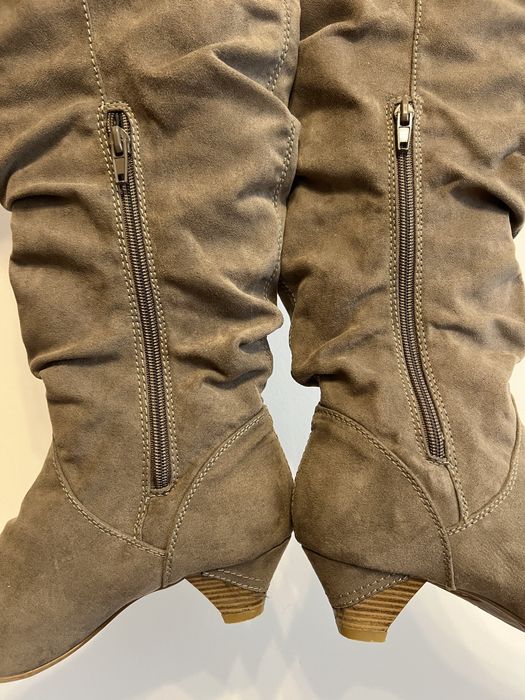 Бежеві чоботи- ботфорти 36 розмір