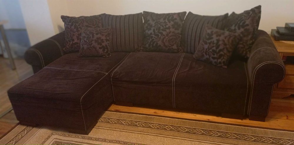 Sofa kanapa rozkładana duża ładna z poduszkami