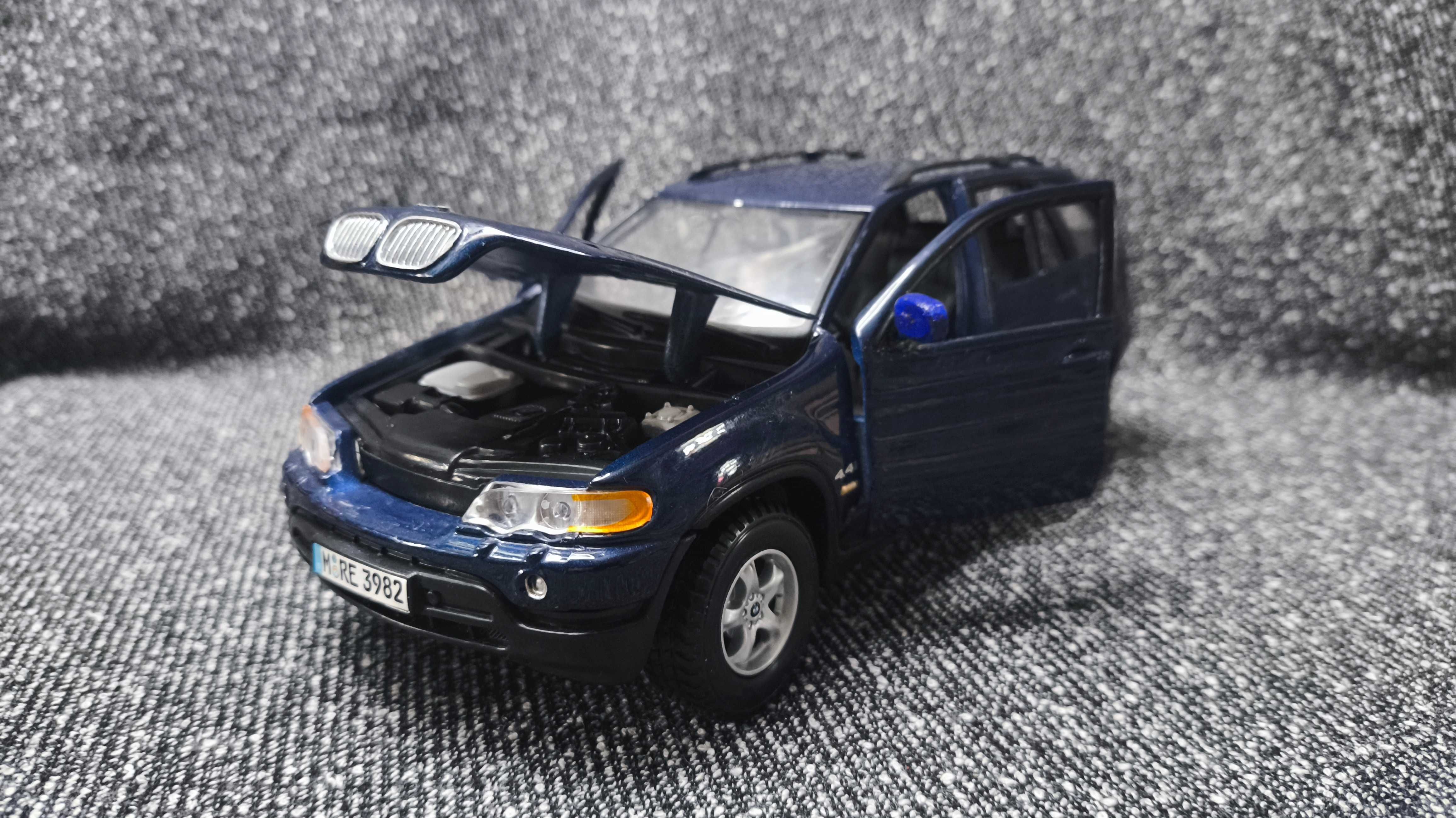 Модель BMW X5 масштаб 1:24 Bburago