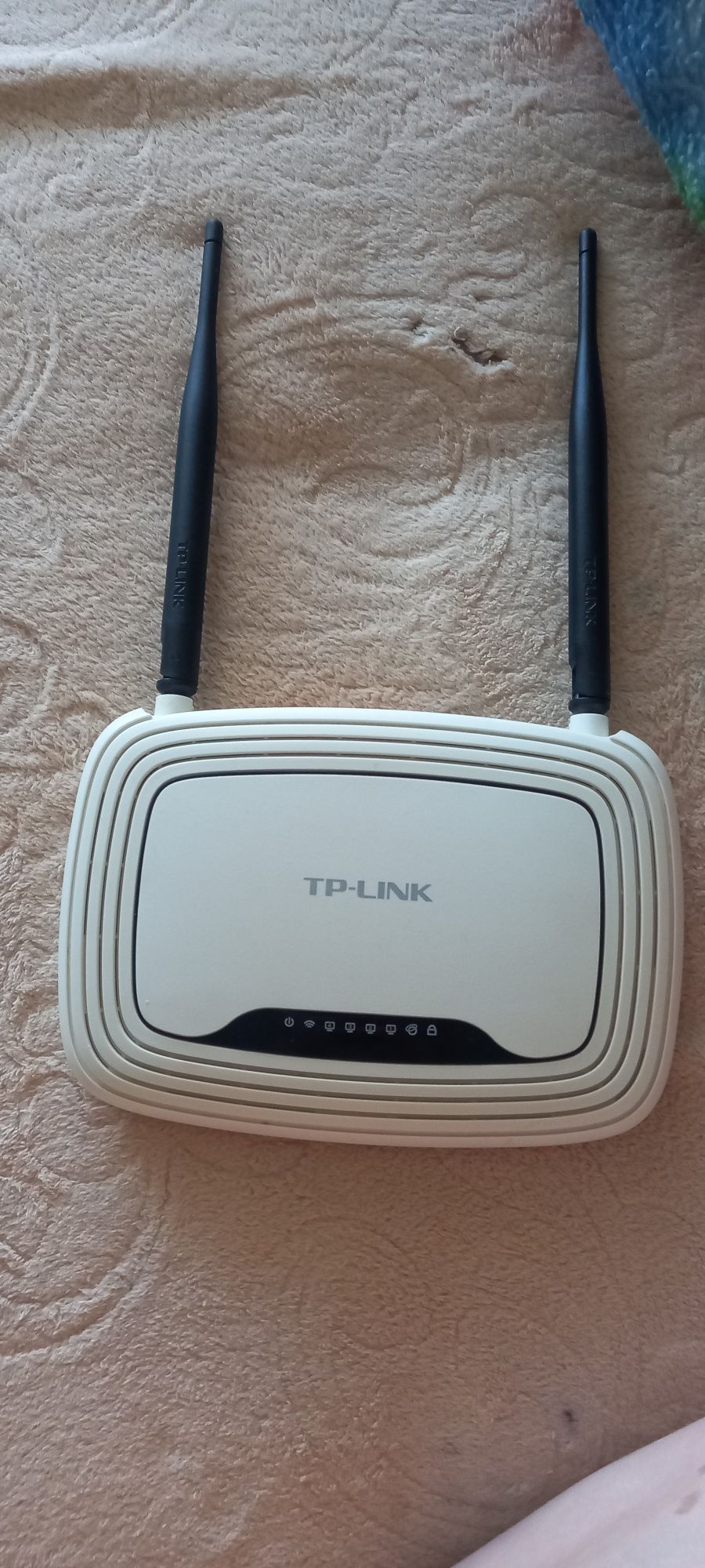Роутер Tp-link настінний