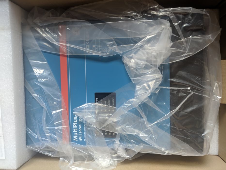 Гібридний інвертор Victron Multiplus II 48V  3000VA  35А