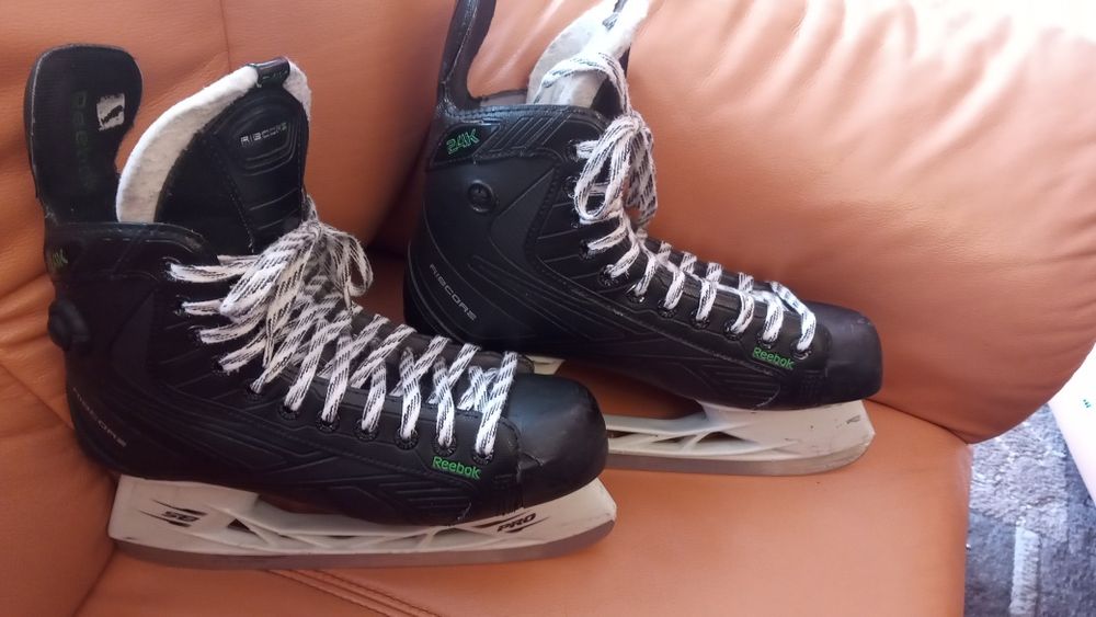 Łyżwy hokejowe Reebok Ribcore 24K Rozmiar 44 Wkładka 28 cm .Dobry stan
