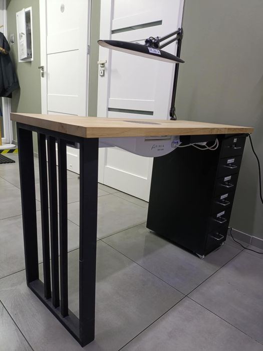 Biurko manicure z pochłaniaczem