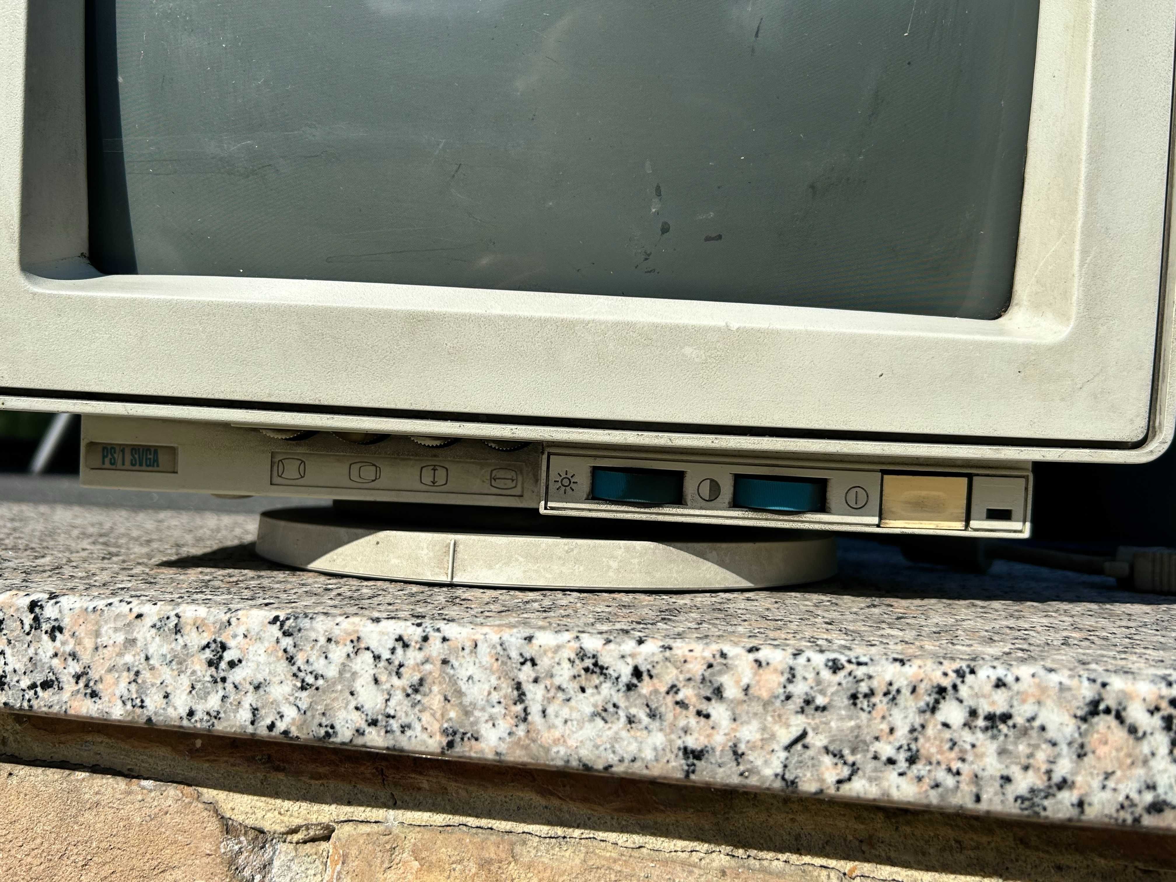 monitor IBM PS/1 SVGA