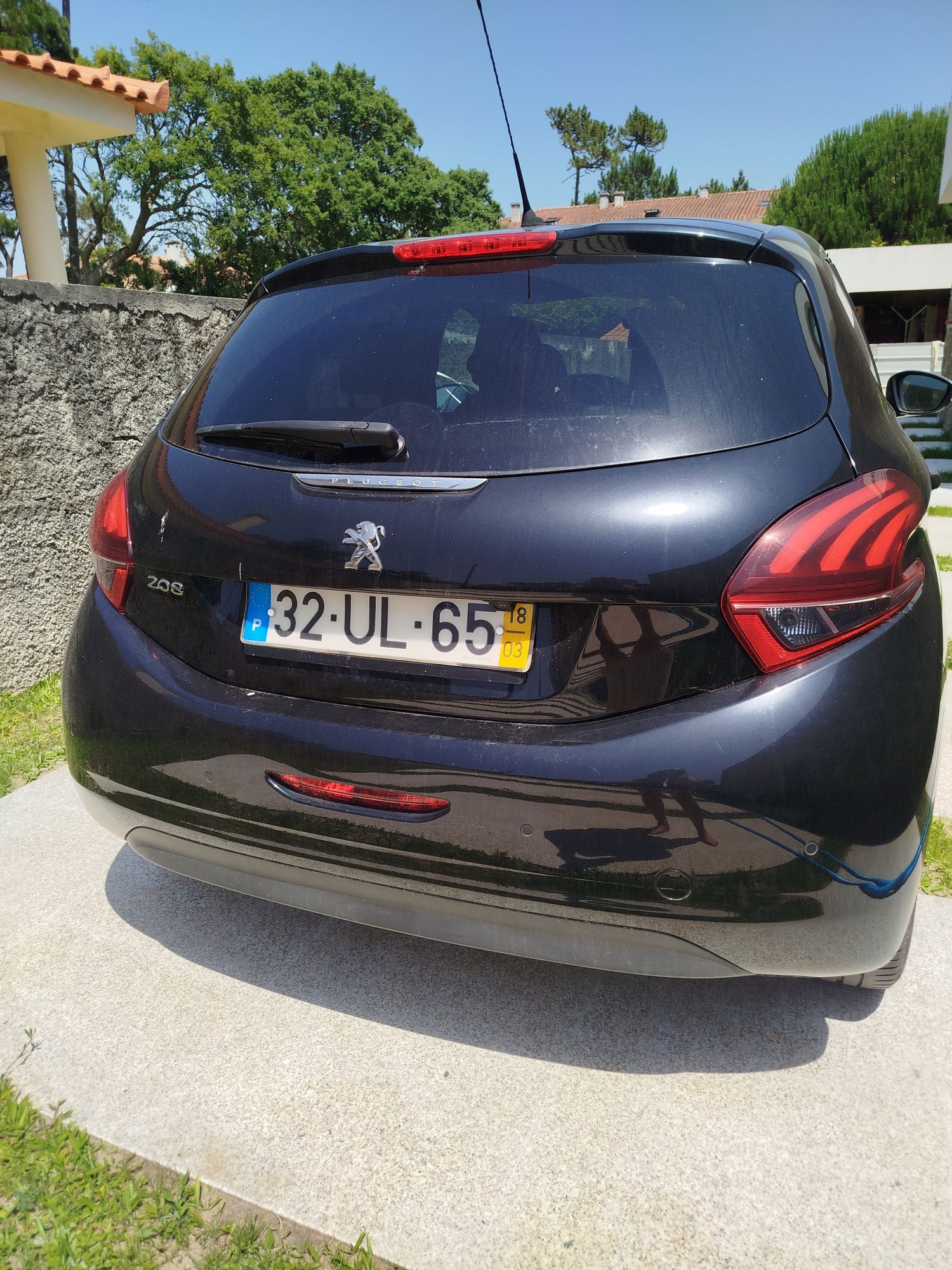 Peugeot  208 como novo