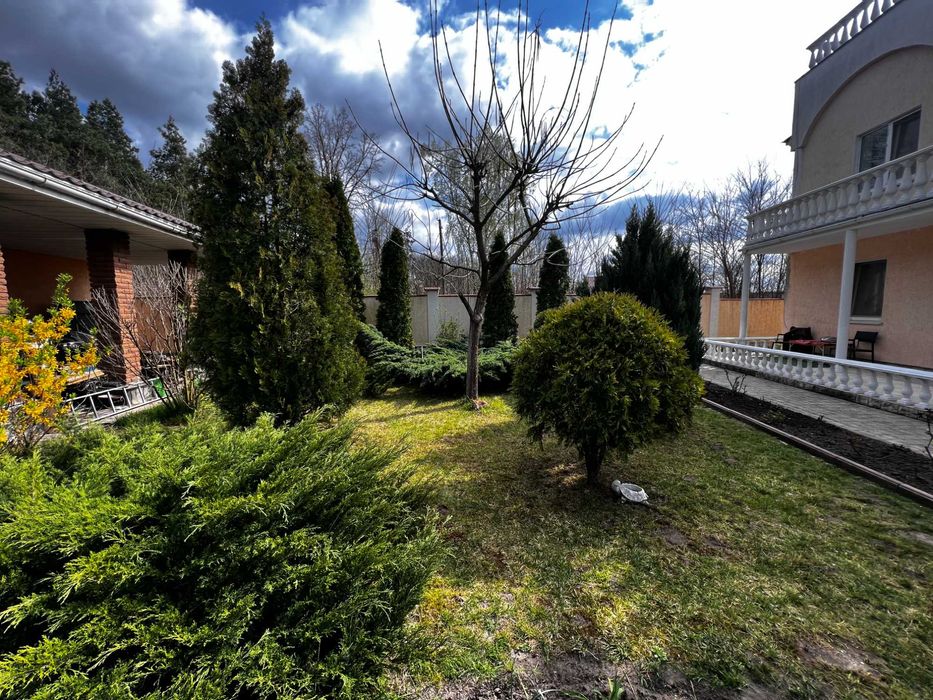 Будинок в м Березань, площа 220 м2, ремонт, ставок, баня, ліс