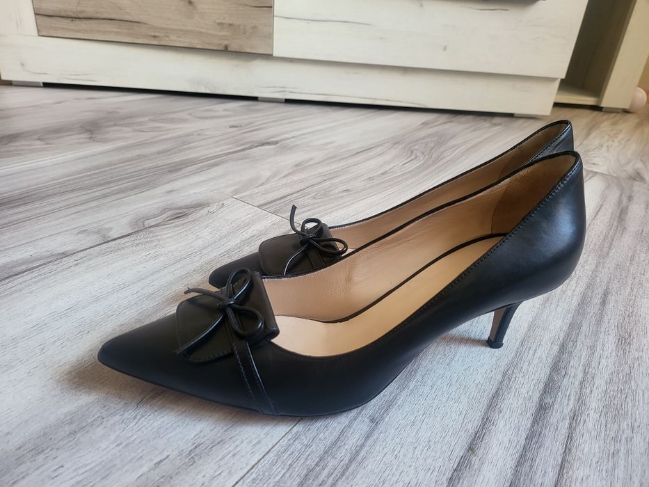 Шкіряні італійські  туфлі-човники бренду EVITA Pumps 'Giulia'. 41 Розм