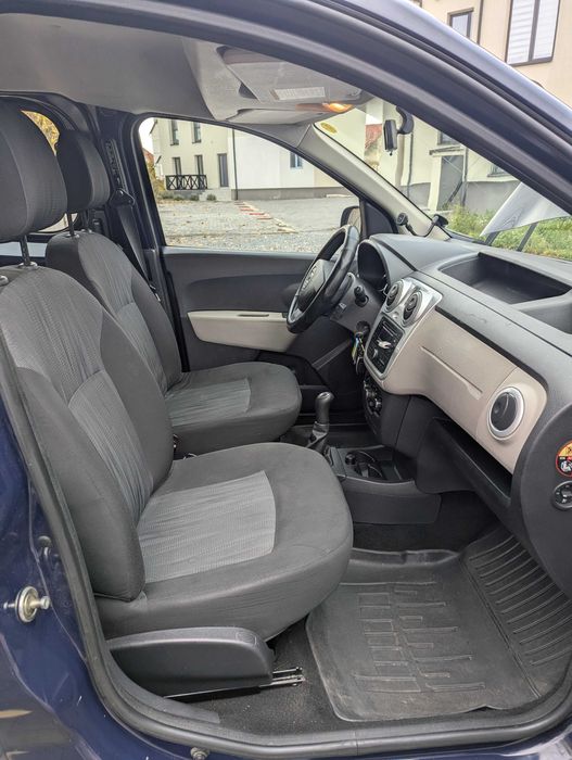 Автомобіль Dacia Dokker 2014 рік