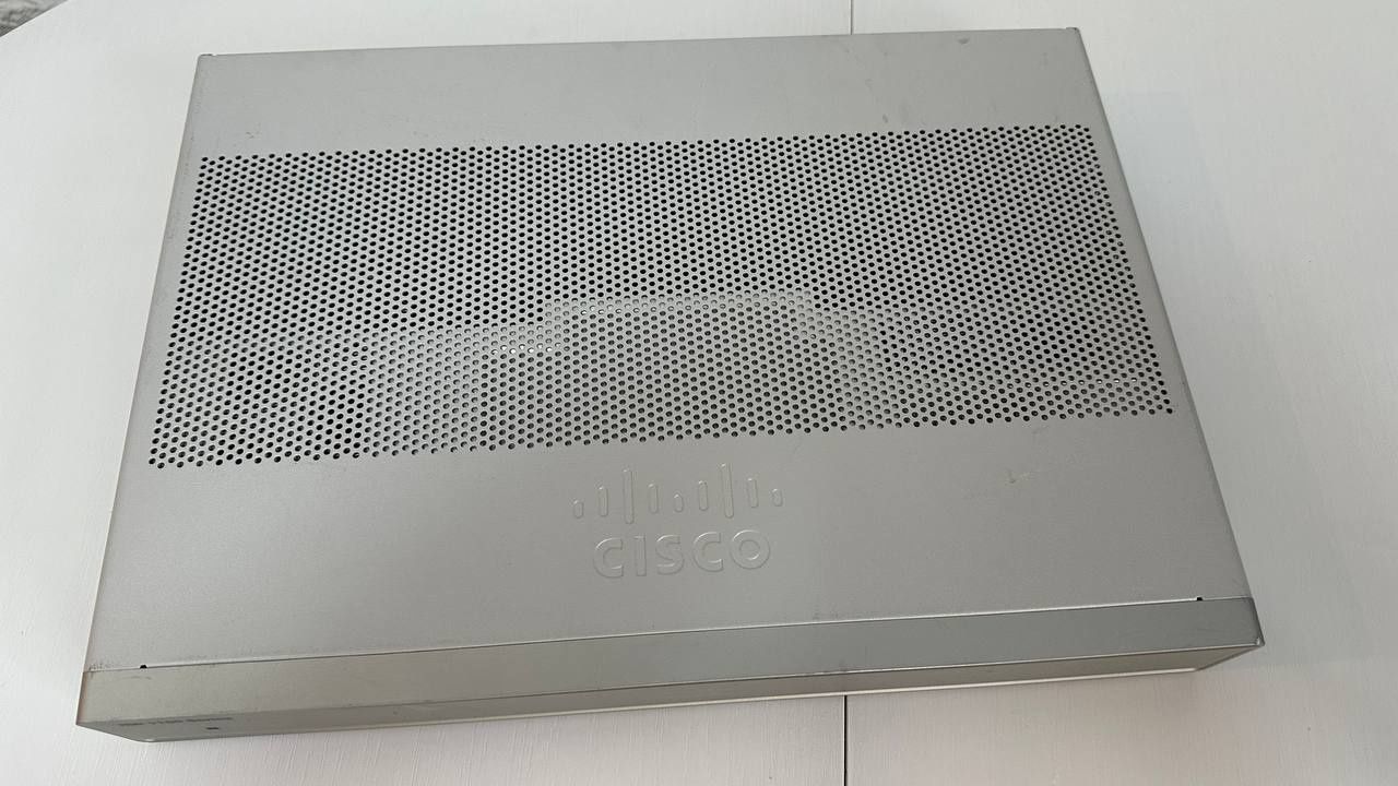 Бездротовий маршрутизатор (роутер) Cisco ISR 1100 (C1111-4P)