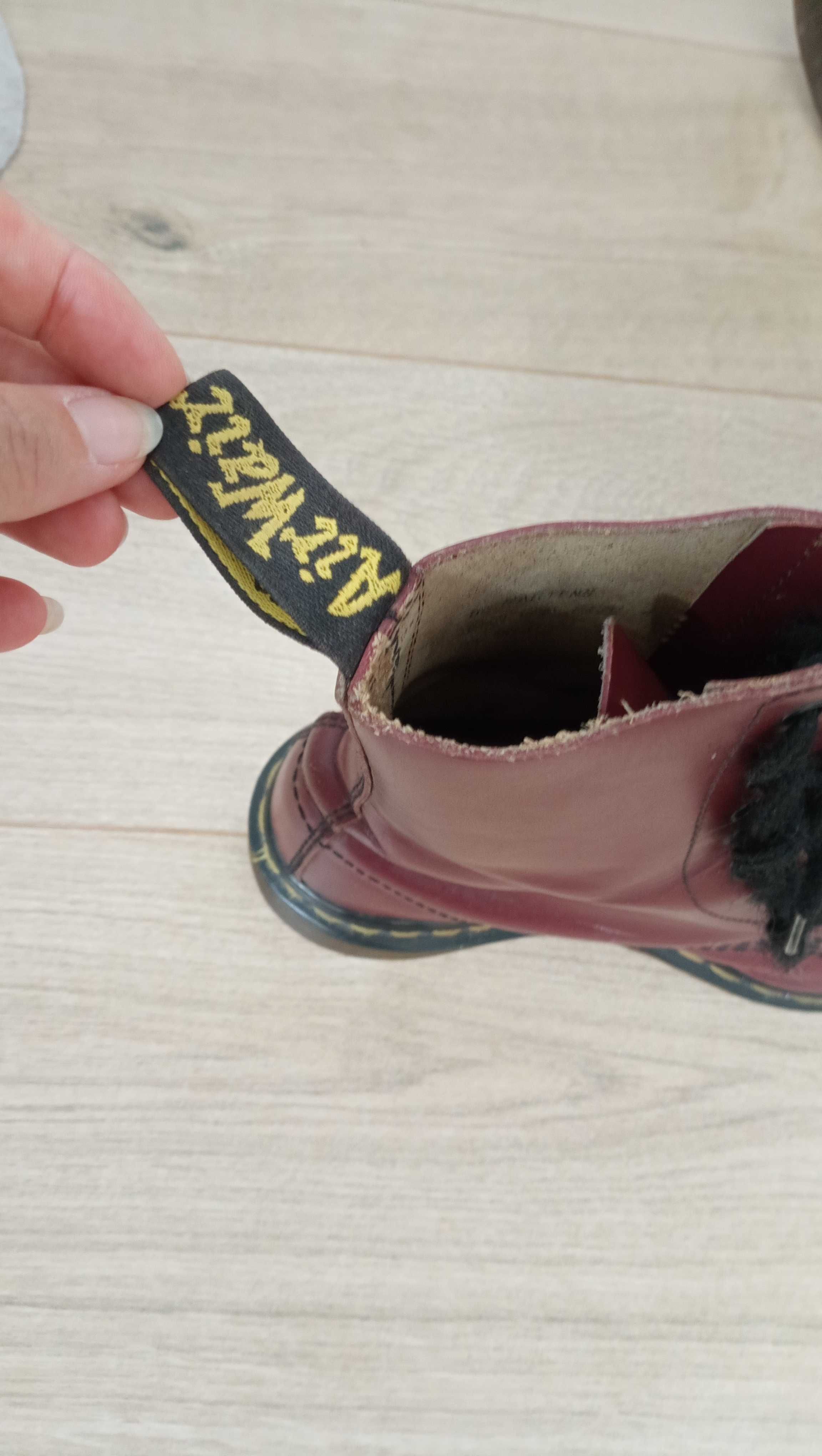 Vendo Dr Martens Originais cor de vinho usadas