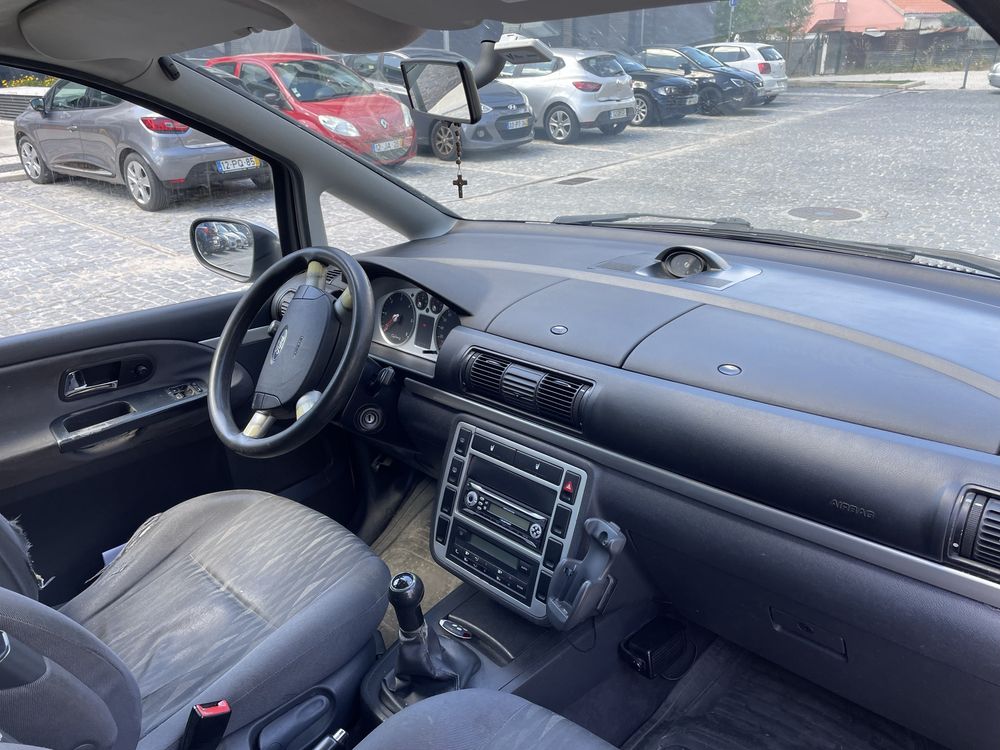 Ford Galaxy 2002 – 7 lugares | Ideal para família ou transporte