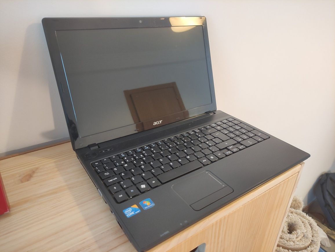 Acer Aspire 5742 (touchpad e algumas teclas não funcionam)