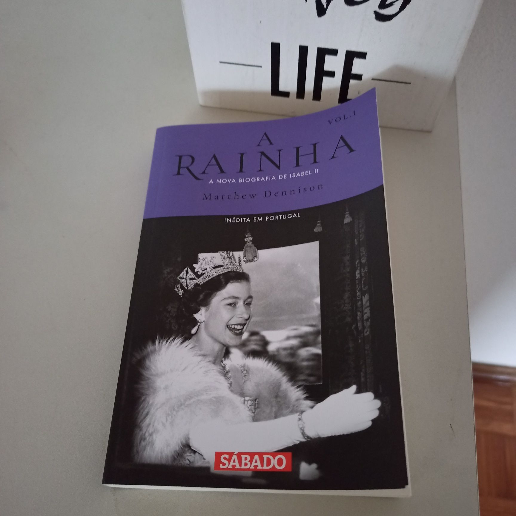 A Rainha (Nova Biografia Isabel II) NOVO