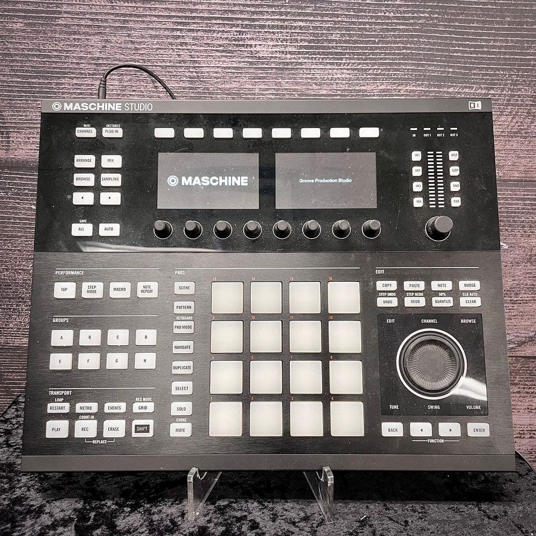 Maschine studio com mala e protecção