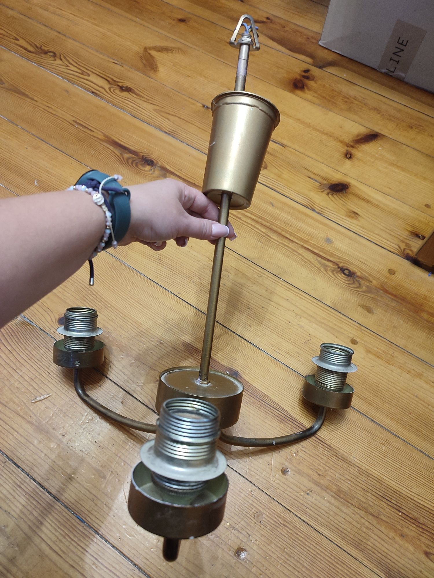 Klosze szklane mleczne retro  PRL 3 szt + żyrandol podstawa