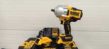 Mocny Klucz udarowy do kół  DEWALT 1626/2373 NM 2x5AH DCF961 XR 18V
