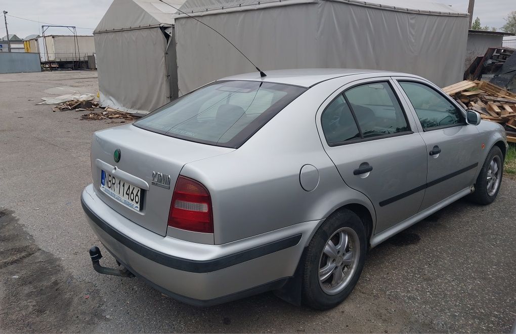 Skoda Octavia 1.6 benz