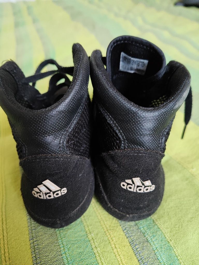 Продам борцовки Adidas 37.5, US5,23см