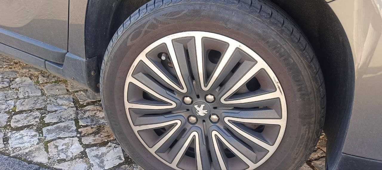 Peugeuot 2008, 89995 km, gasolina, dois proprietários, bateria nova