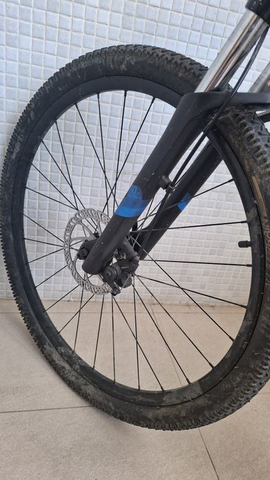 Bicicleta usada com poucos detalhes
