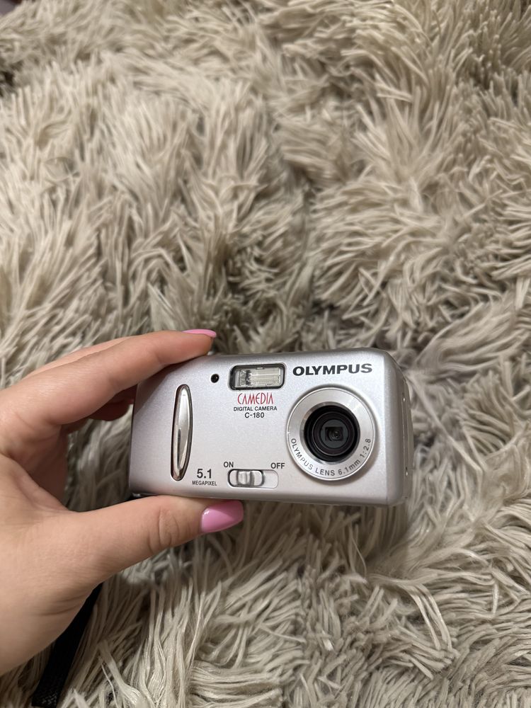 Фотоапарат OLYMPUS