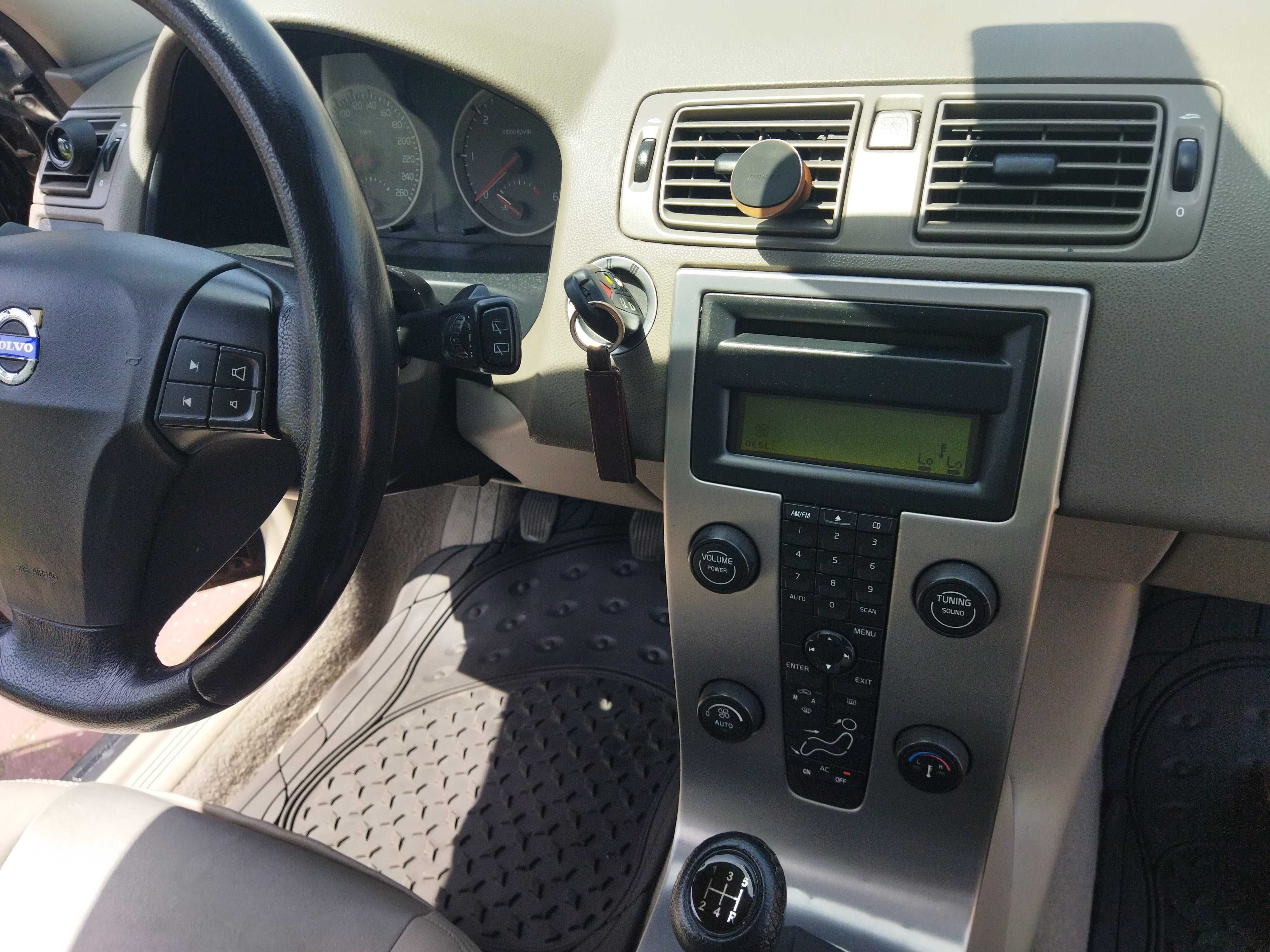 Viatura Volvo V50 1.6D de 2005