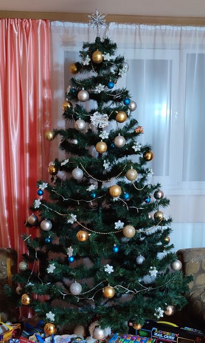 Продам штучну ялинку 170 см