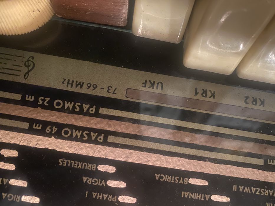 Sprzedam radio Viola z magnetofonem melodia  lata 60-te