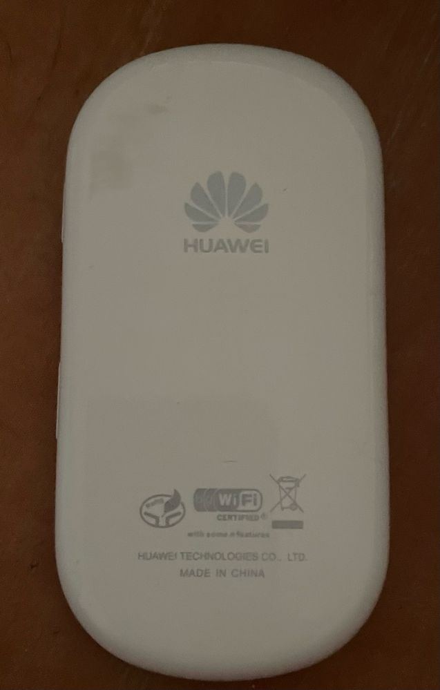 Router mobilny Huawei przenośny Play uszkodzone gniazdo do ladowania
