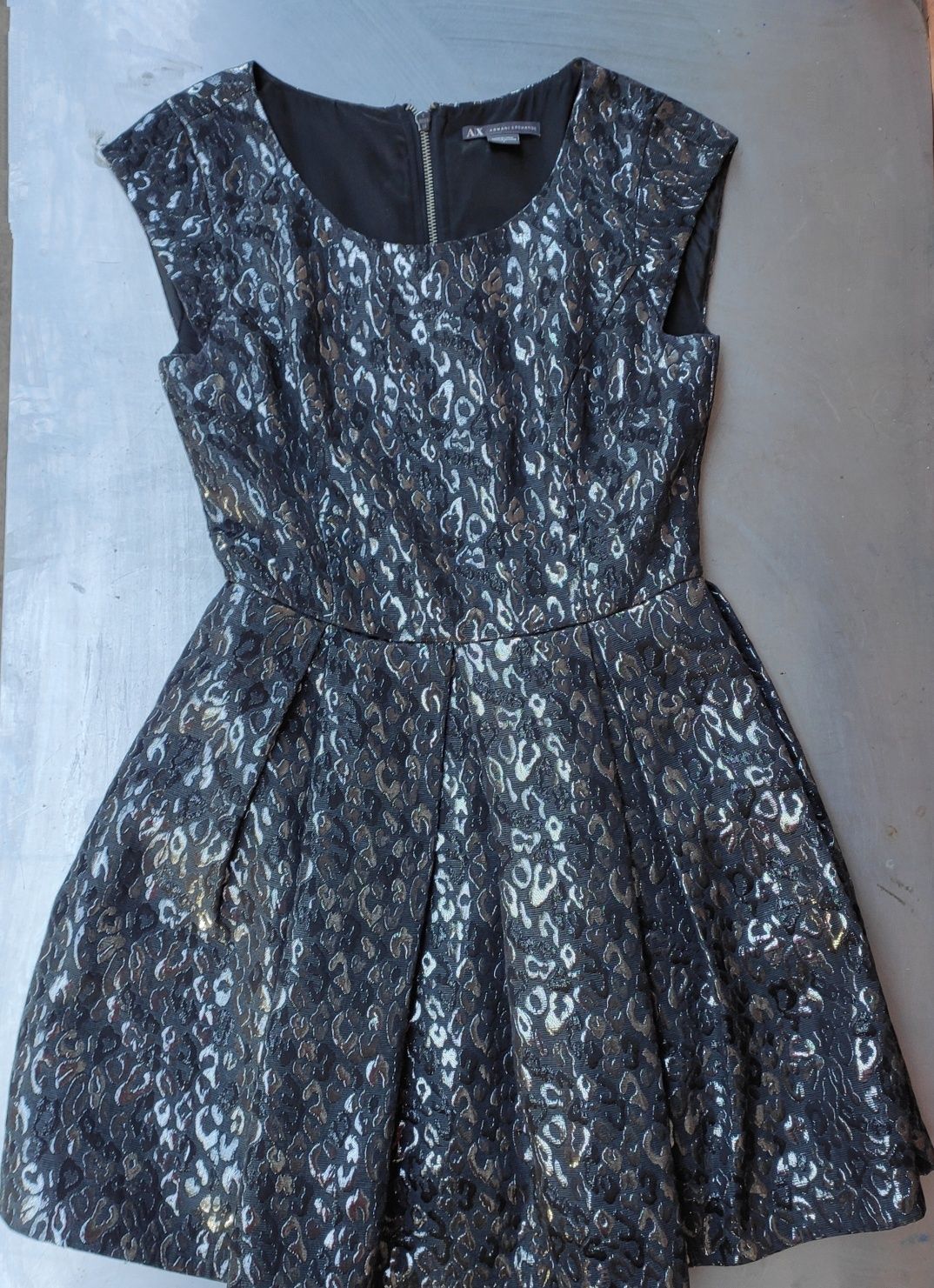 Продам платье Armani Exchange