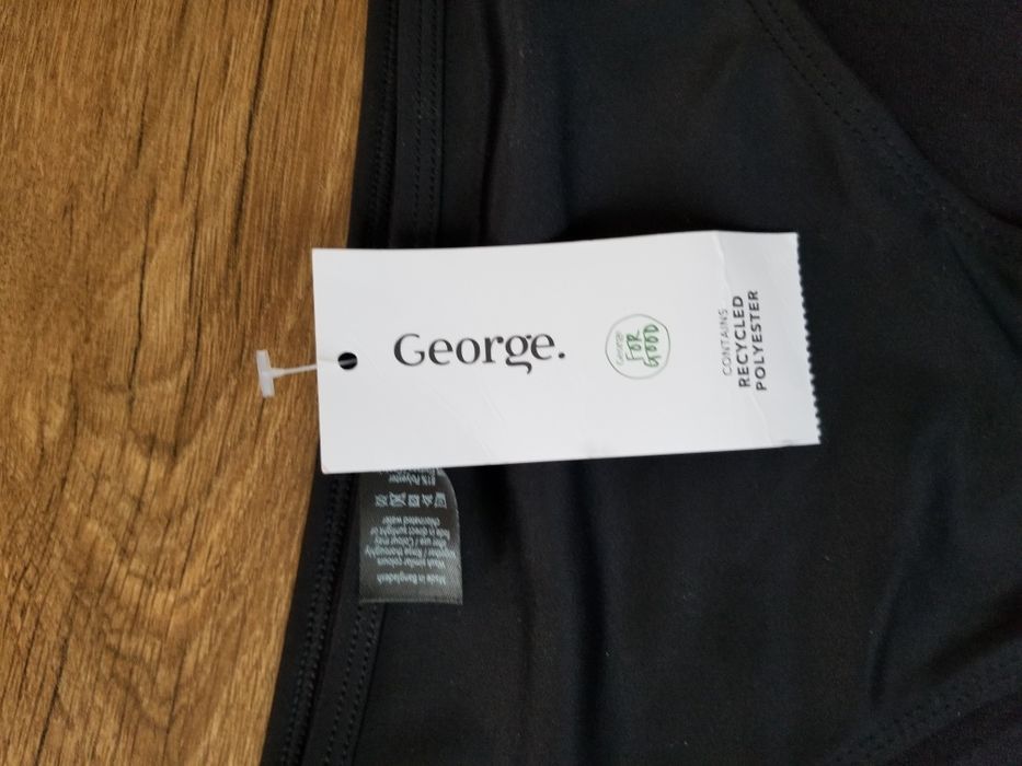 Плавки жіночі чорного кольору.