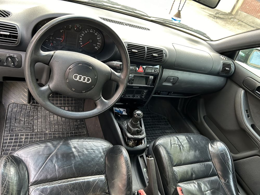 Audi A3 8 L  1.6 benzyna