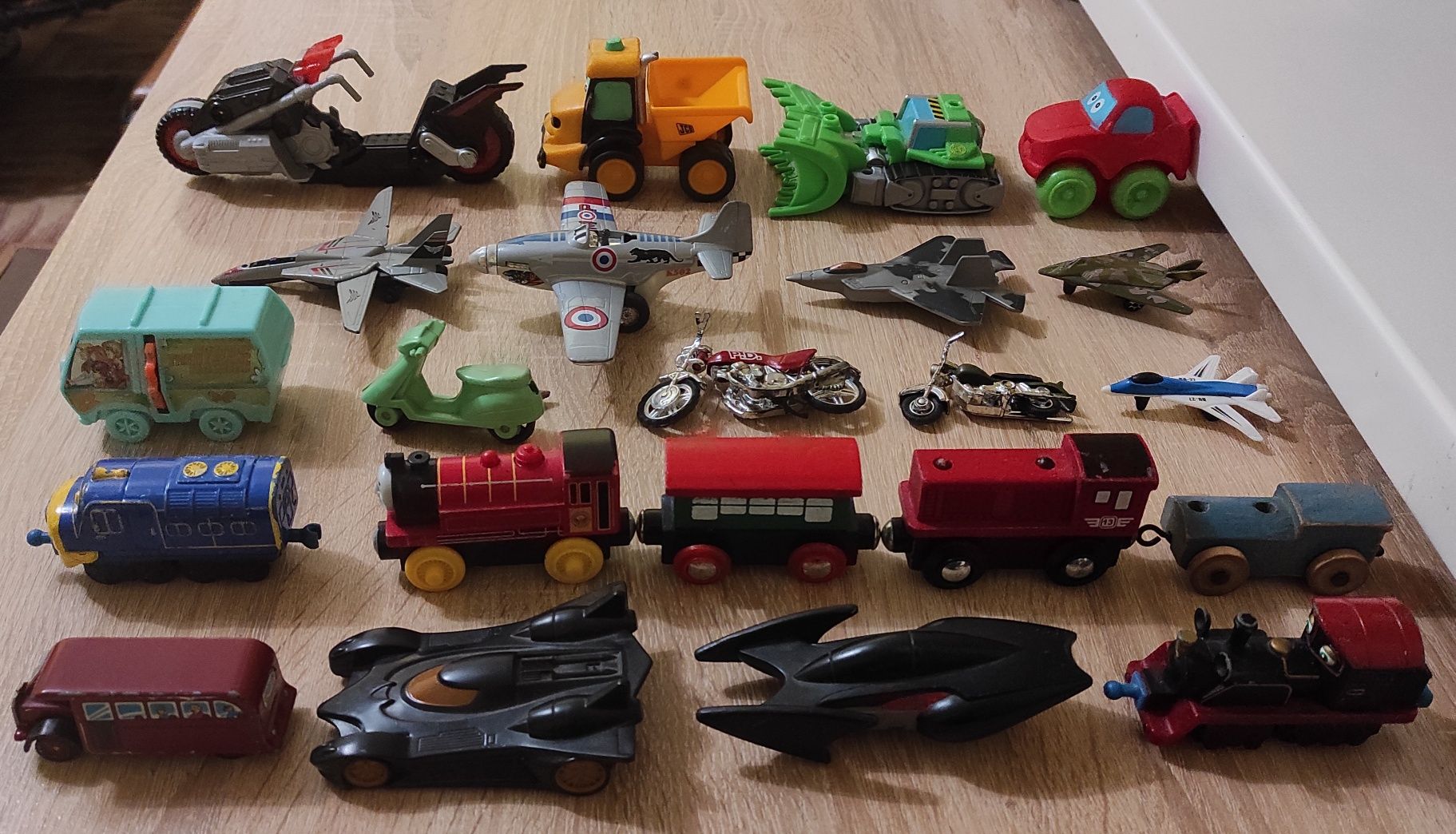 Машинки поезд самолёт мотоцикл Игрушки Бэтмен Thomas