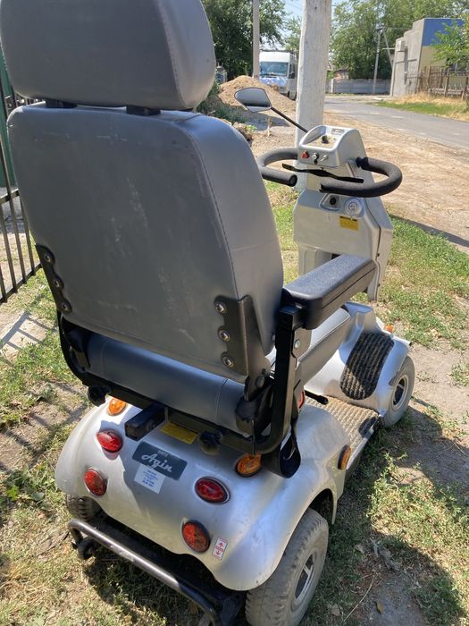 Візок потужний 4 колісний електричний