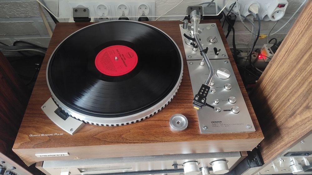 Gramofon Pioneer PL-570